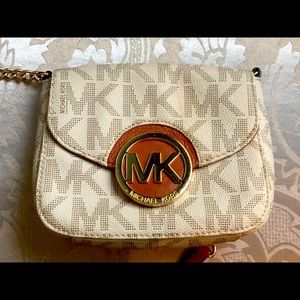 Michael Kors Crossbody 🍦